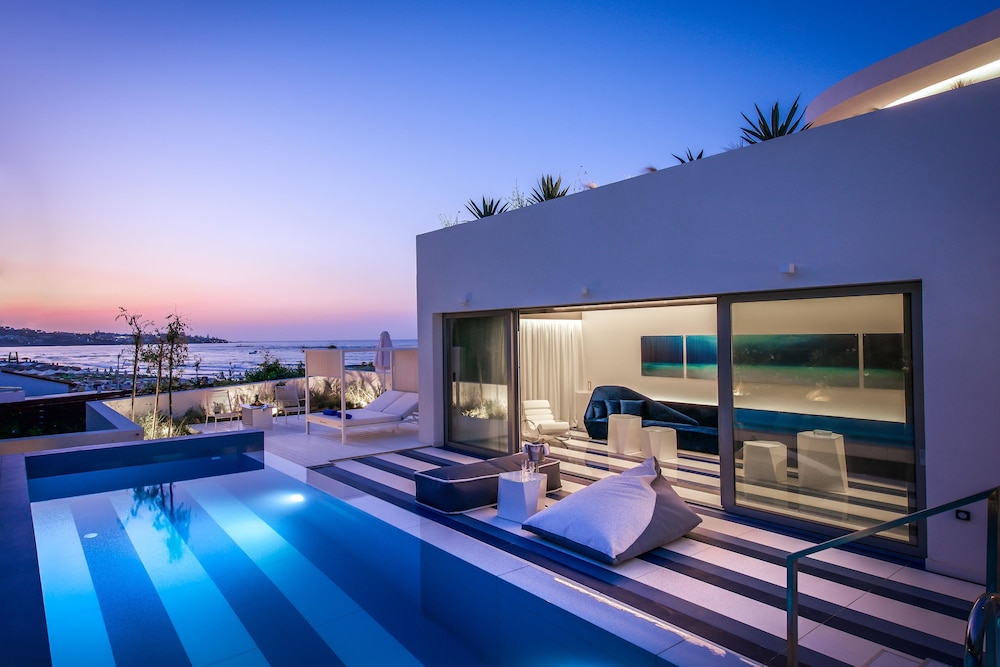 I Resort Beach Hotel & Spa — Hotel rooms in Stalida