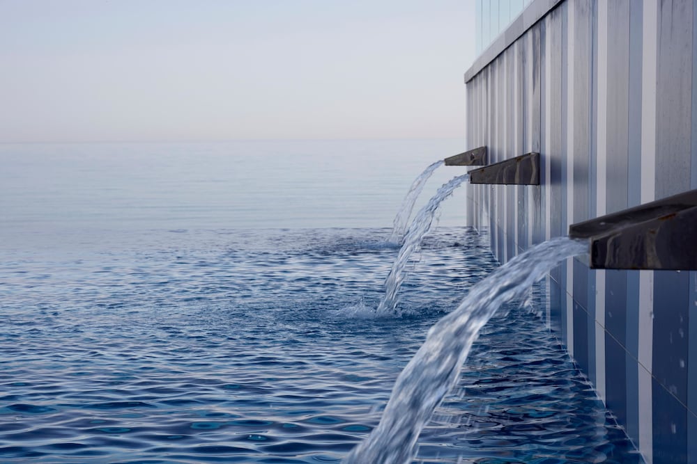 I Resort Beach Hotel & Spa — Swimming pool in Stalida