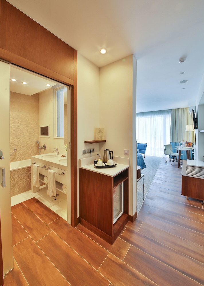 MARITIM Paradise Blue Hotel & Spa — Hotel rooms in Albena, Dobrich