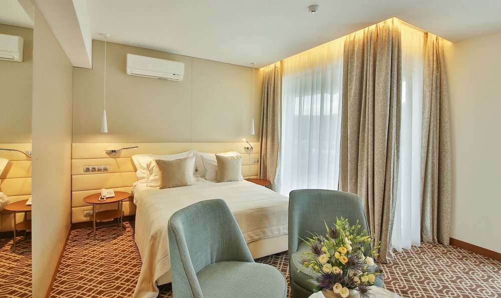 MARITIM Paradise Blue Hotel & Spa — Hotel rooms in Albena, Dobrich