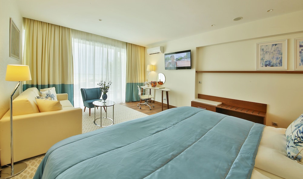 MARITIM Paradise Blue Hotel & Spa — Hotel rooms in Albena, Dobrich