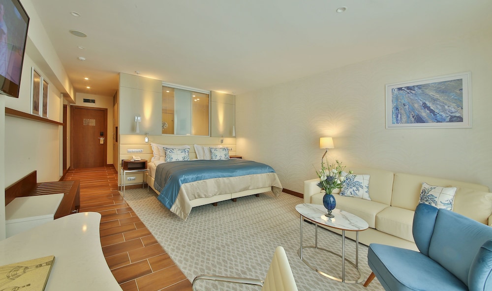 MARITIM Paradise Blue Hotel & Spa — Hotel rooms in Albena, Dobrich