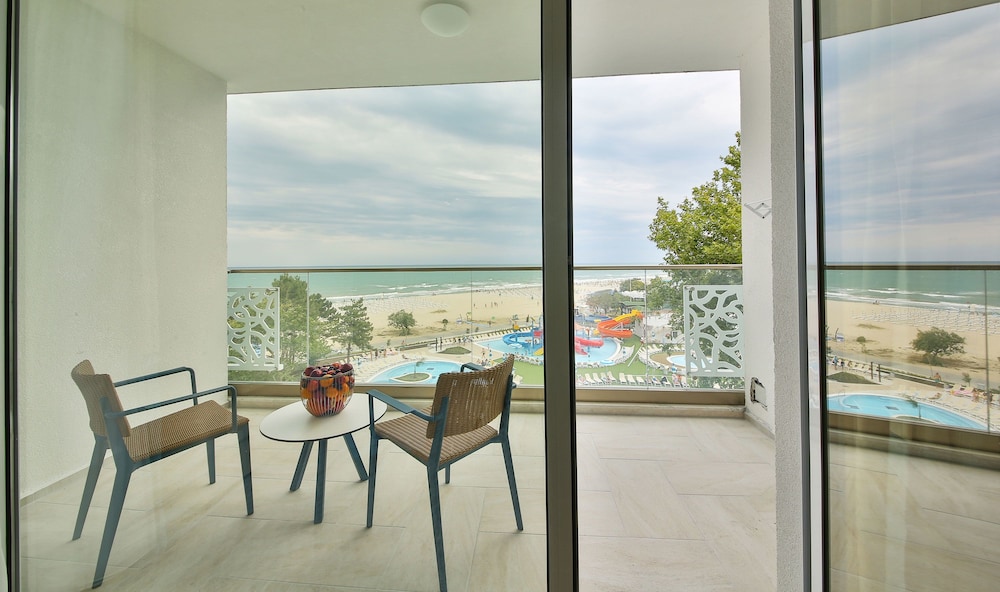 MARITIM Paradise Blue Hotel & Spa — Hotel rooms in Albena, Dobrich