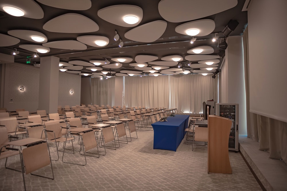 MARITIM Paradise Blue Hotel & Spa — Hotel building in Albena, Dobrich