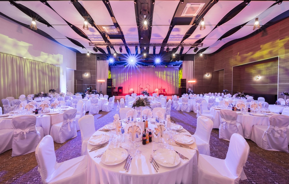 MARITIM Paradise Blue Hotel & Spa — Hotel building in Albena, Dobrich