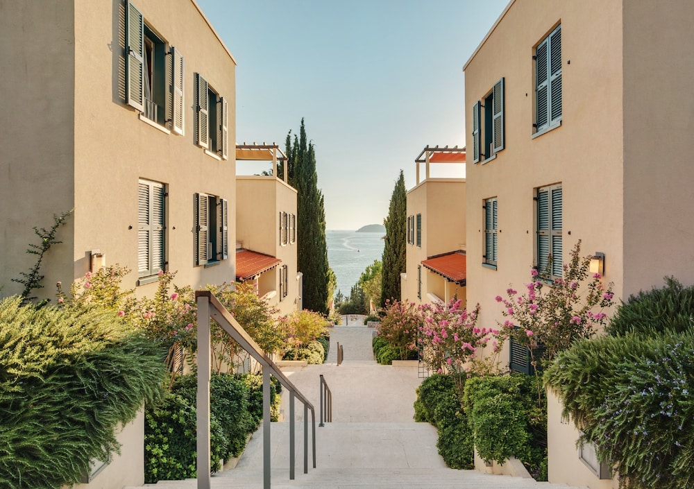 Sun Gardens Dubrovnik — Hotel building in Dubrovnik, Dubrovnik-Neretva