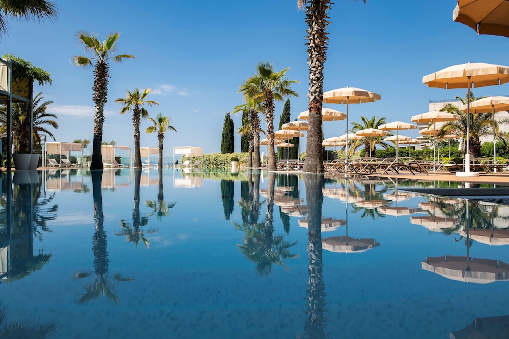 Radisson Blu Resort & Spa, Split — Swimming pool in Split, Split-Dalmatia
