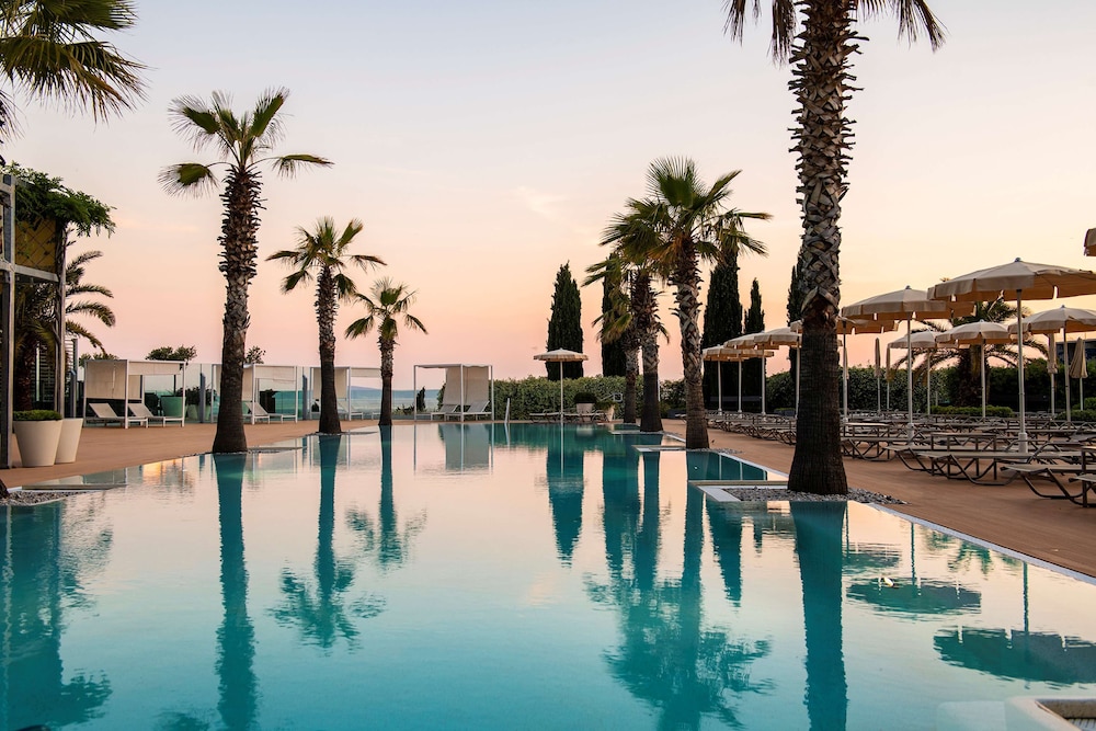 Radisson Blu Resort & Spa, Split — Swimming pool in Split, Split-Dalmatia