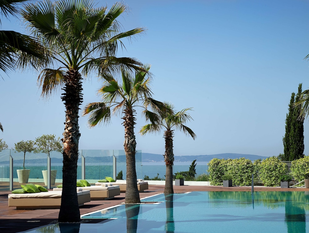 Radisson Blu Resort & Spa, Split — Swimming pool in Split, Split-Dalmatia