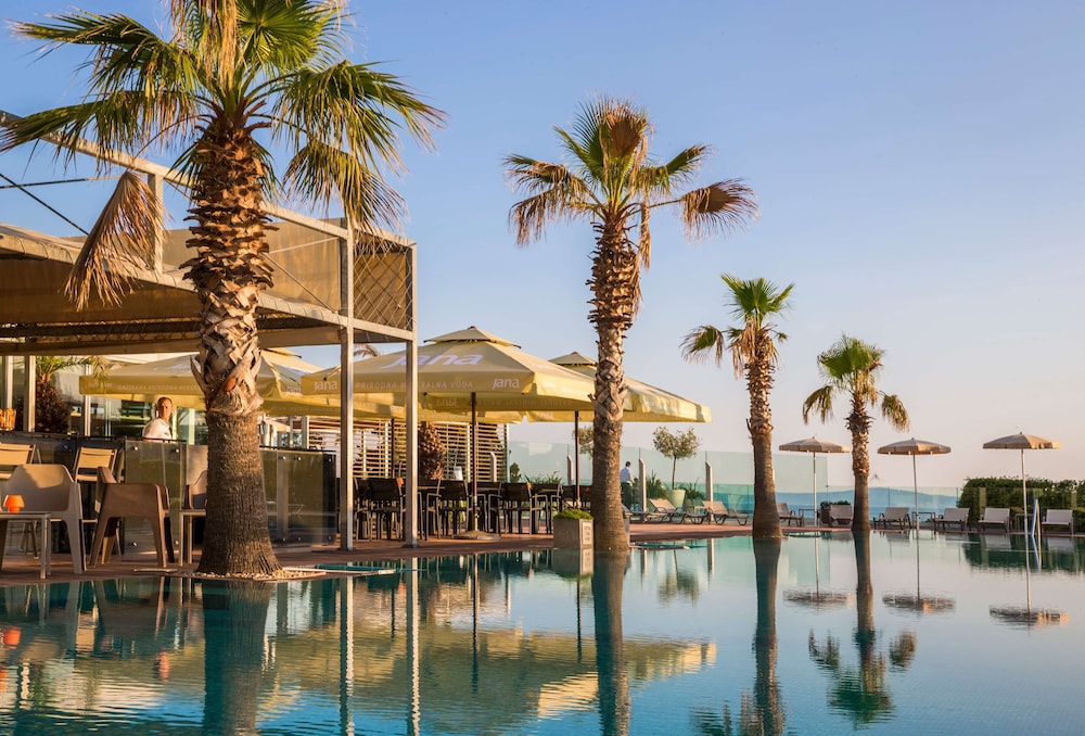 Radisson Blu Resort & Spa, Split — Swimming pool in Split, Split-Dalmatia