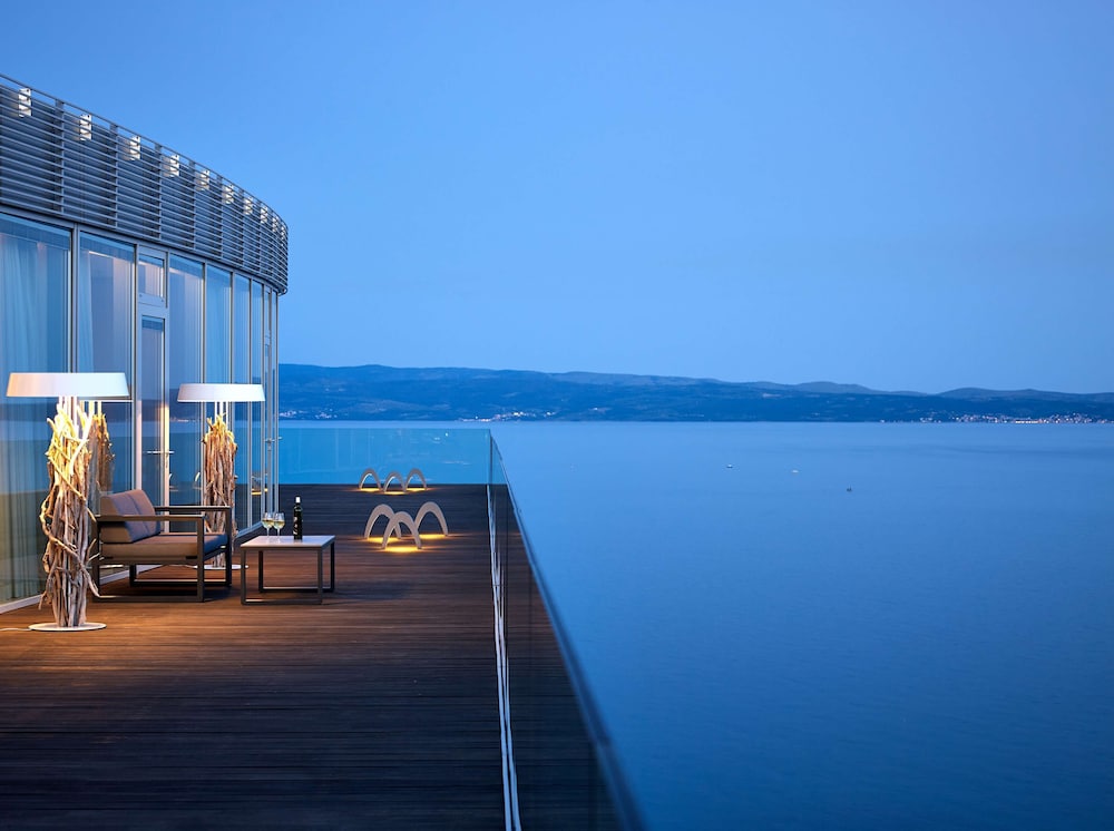 Radisson Blu Resort & Spa, Split — Restaurant & bars in Split, Split-Dalmatia