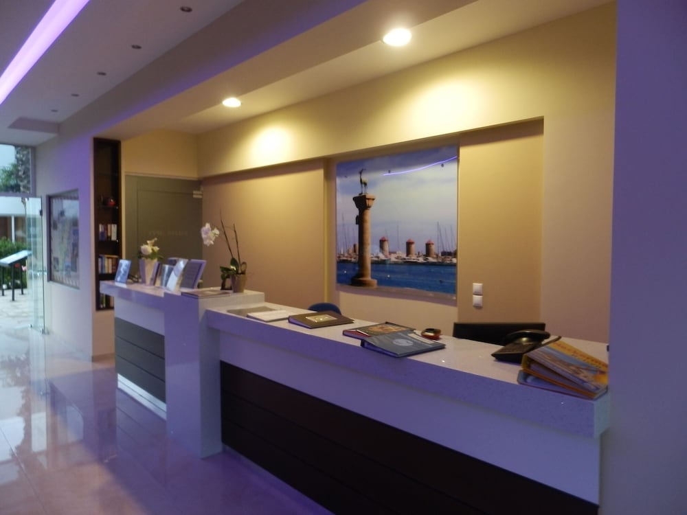 Paleos Apartments — Hotel building in Ialyssos, South Aegean
