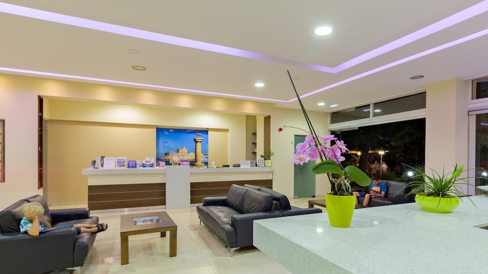 Paleos Apartments — Hotel building in Ialyssos, South Aegean