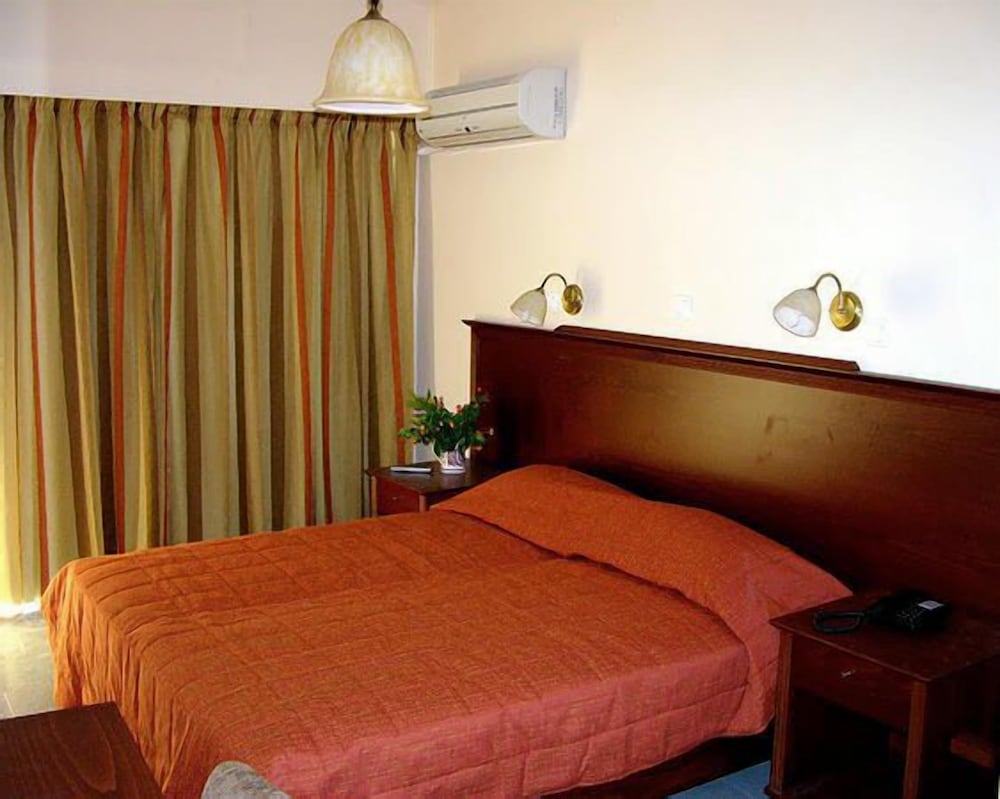 Apollo Hotel — Hotel rooms in Athens, Attica