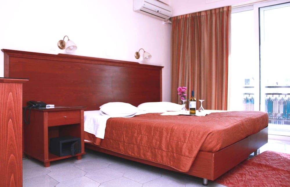 Apollo Hotel — Hotel rooms in Athens, Attica