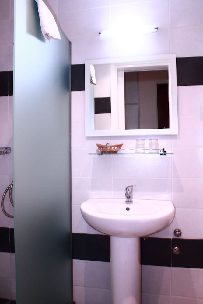 Apollo Hotel — Hotel rooms in Athens, Attica