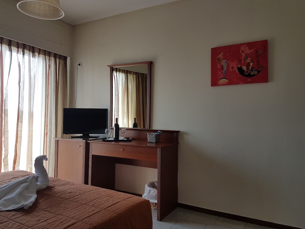 Apollo Hotel — Hotel rooms in Athens, Attica