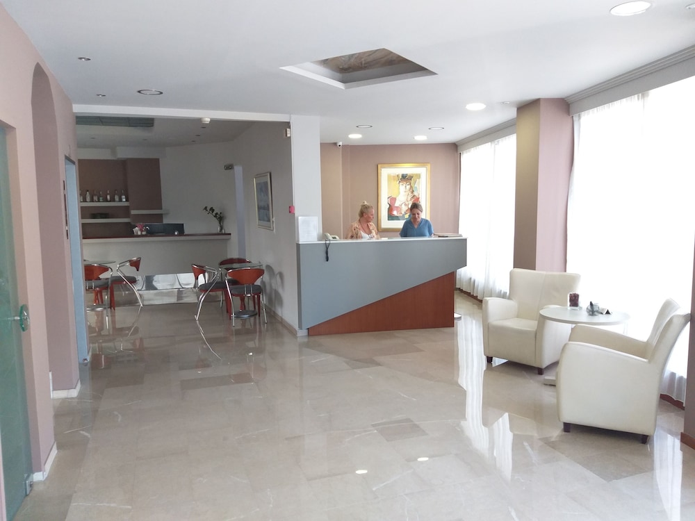 Apollo Hotel — Restaurant & bars in Athens, Attica