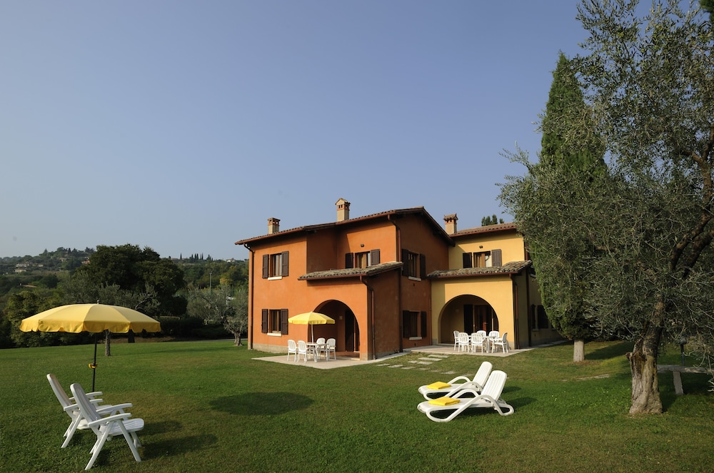 Poiano Resort Apartments — Hotel building in Garda, Veneto