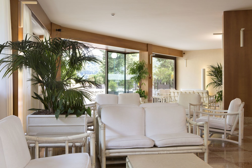 Poiano Resort Apartments — Restaurant & bars in Garda, Veneto