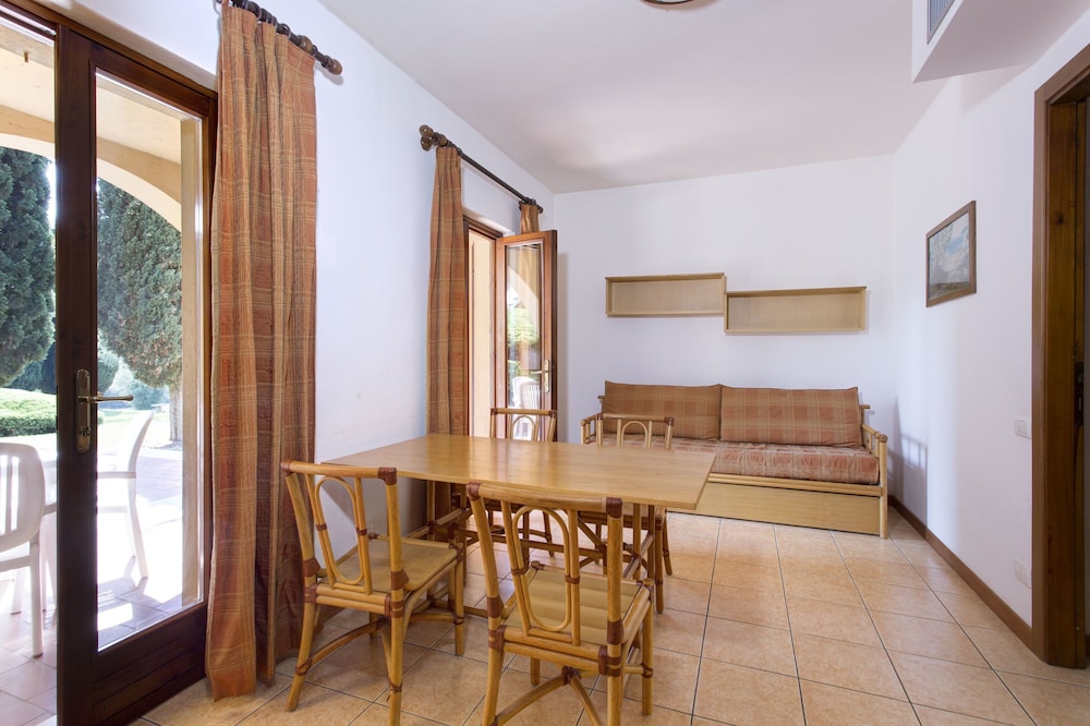 Poiano Resort Apartments — Hotel rooms in Garda, Veneto
