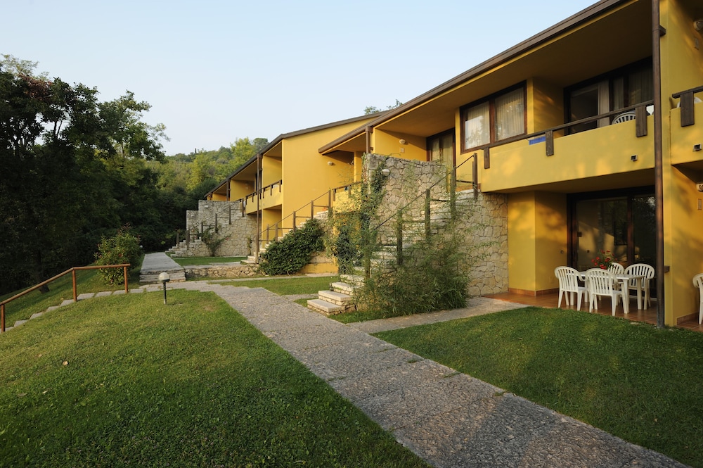 Poiano Resort Apartments — Hotel building in Garda, Veneto