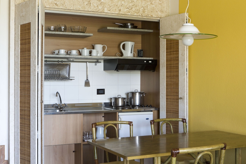 Poiano Resort Apartments — Hotel rooms in Garda, Veneto