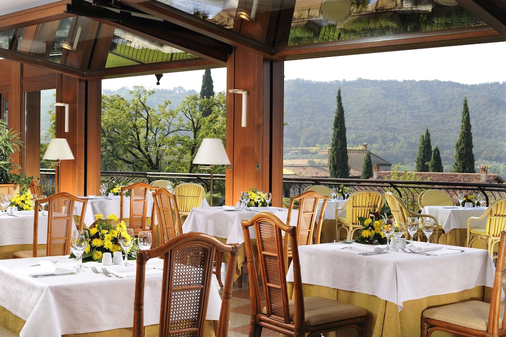 Poiano Resort Apartments — Restaurant & bars in Garda, Veneto