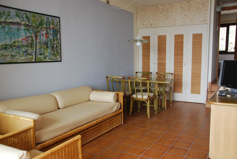 Poiano Resort Apartments — Hotel rooms in Garda, Veneto