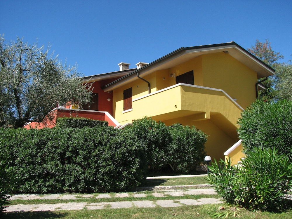 Poiano Resort Apartments — Hotel building in Garda, Veneto