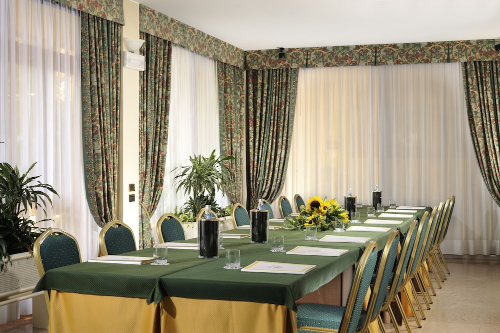 Poiano Resort Apartments — Hotel building in Garda, Veneto
