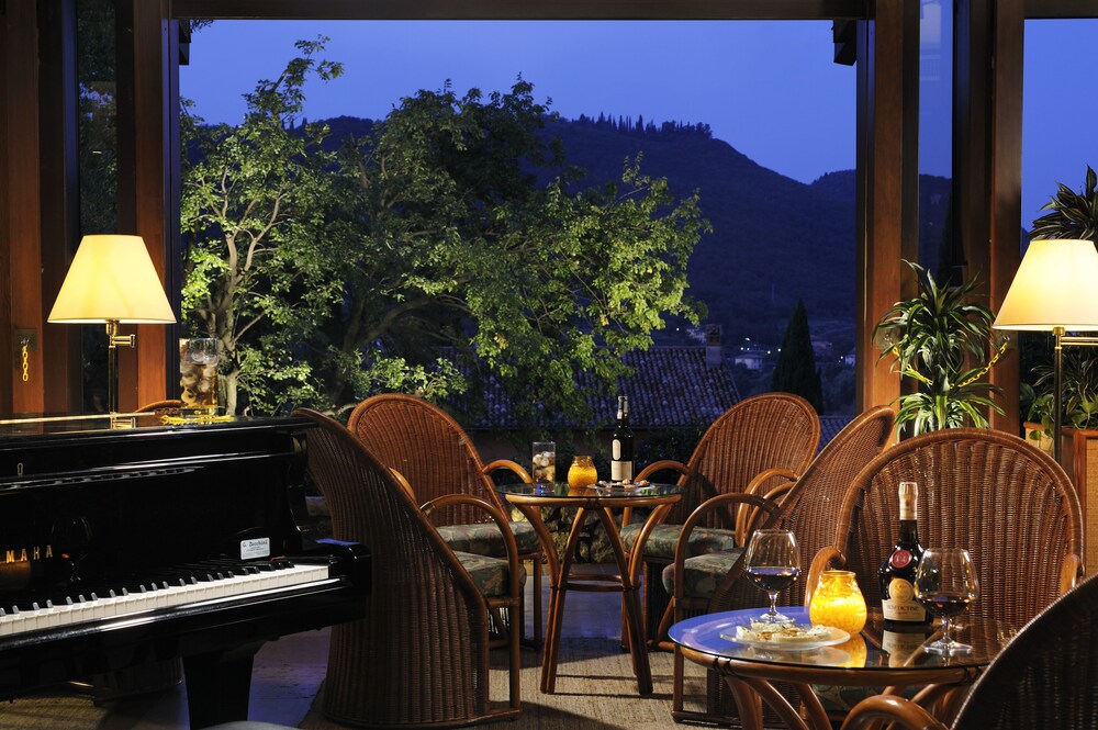 Poiano Resort Apartments — Restaurant & bars in Garda, Veneto