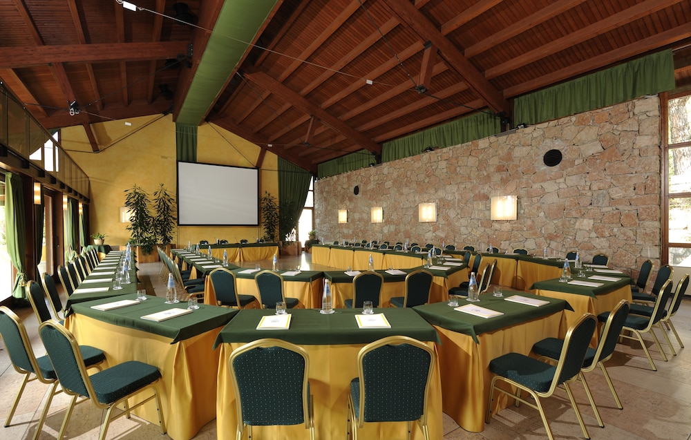 Poiano Resort Apartments — Hotel building in Garda, Veneto