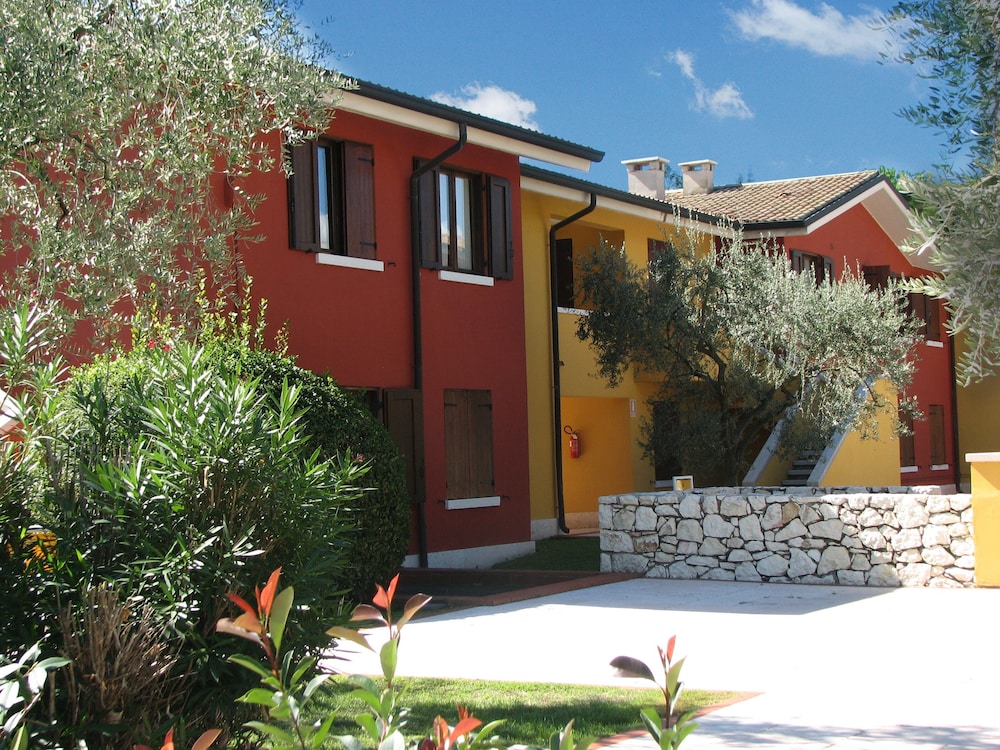 Poiano Resort Apartments — Hotel building in Garda, Veneto