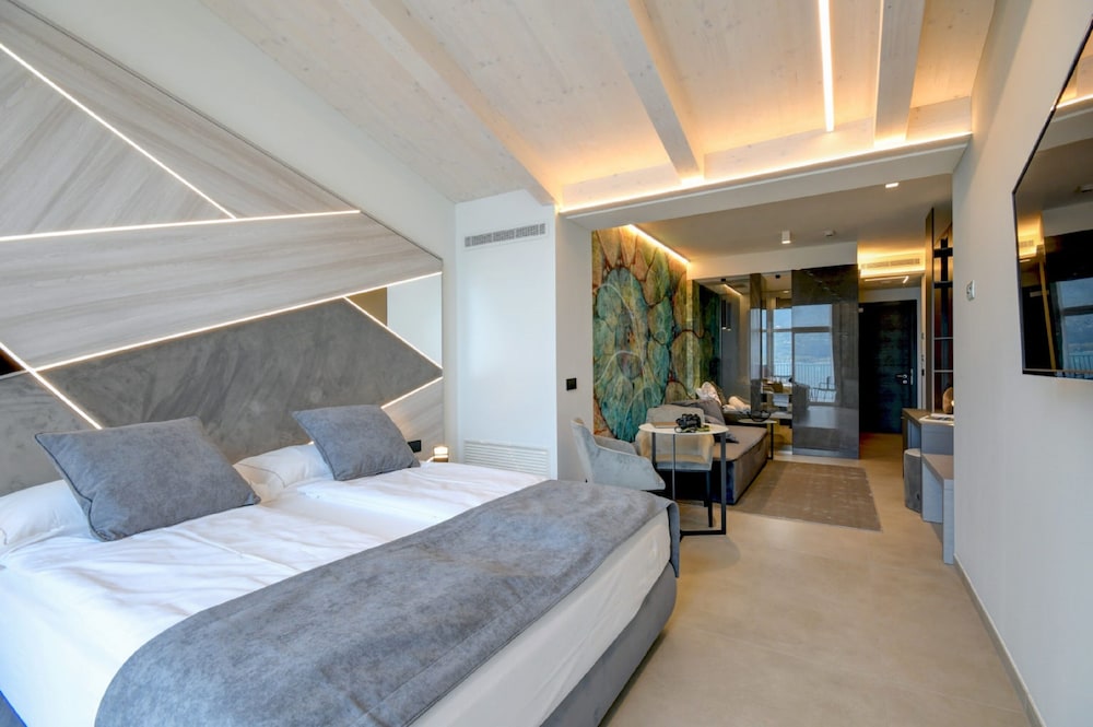 Hotel Du Lac — Hotel rooms in Limone sul Garda, Lombardy