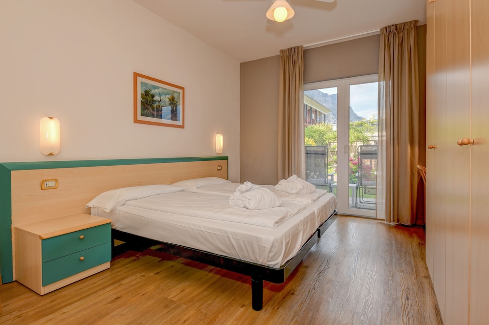 Hotel Du Lac — Hotel rooms in Limone sul Garda, Lombardy