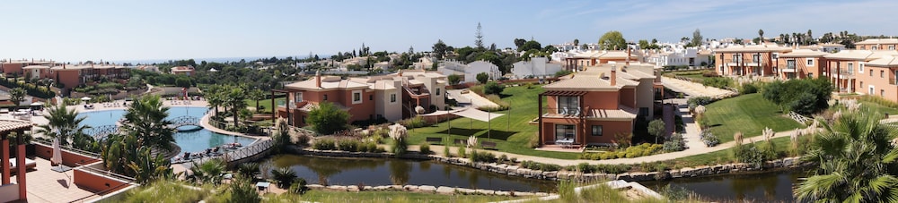 Monte Santo Resort — Hotel building in Carvoeiro, Faro