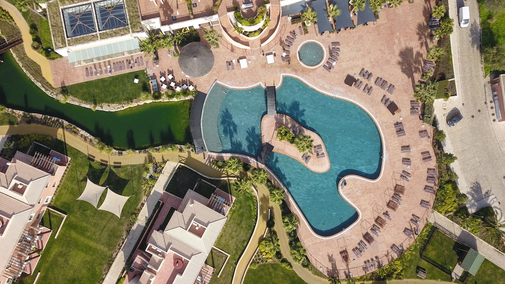 Monte Santo Resort — Swimming pool in Carvoeiro, Faro