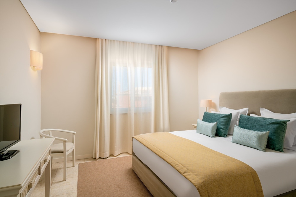 Monte Santo Resort — Hotel rooms in Carvoeiro, Faro