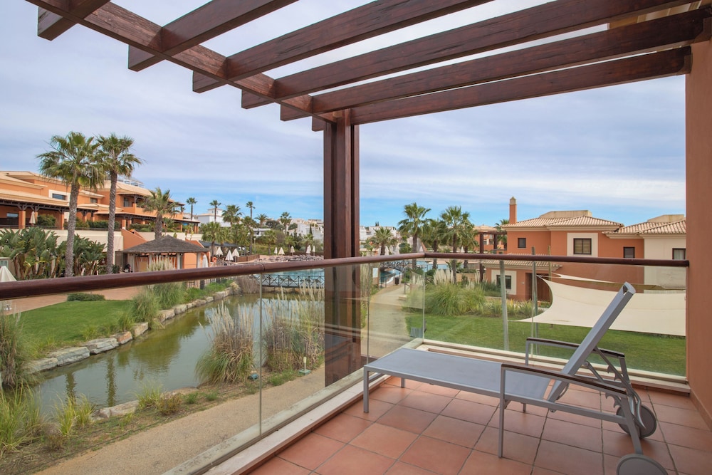 Monte Santo Resort — Hotel building in Carvoeiro, Faro