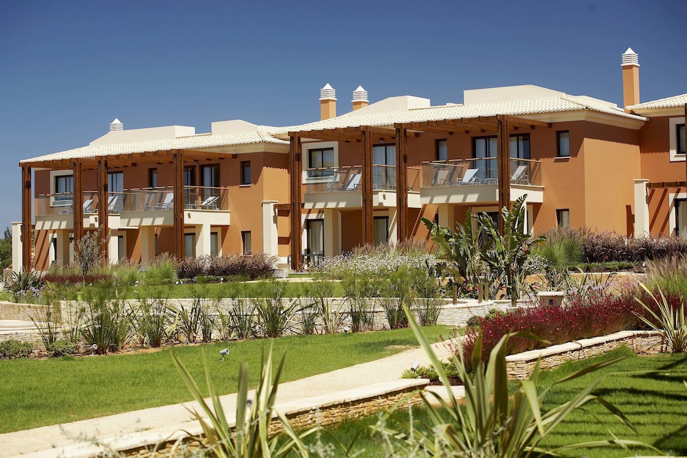 Monte Santo Resort — Hotel building in Carvoeiro, Faro