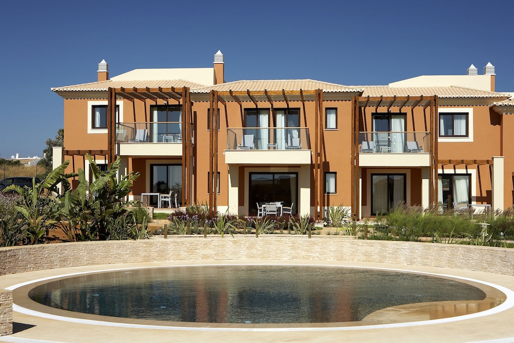 Monte Santo Resort — Hotel building in Carvoeiro, Faro