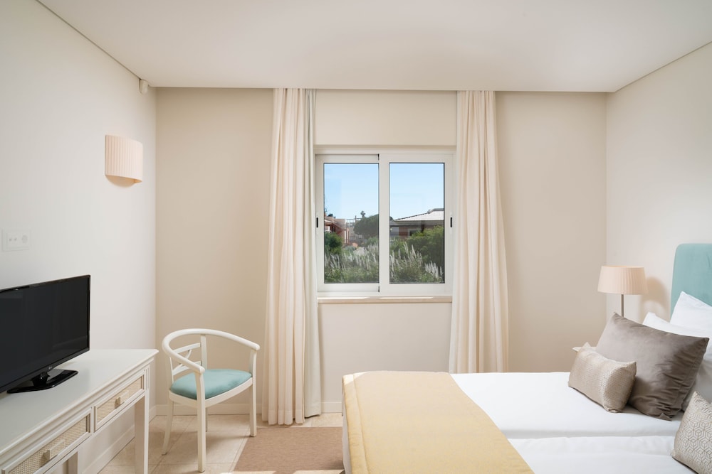Monte Santo Resort — Hotel rooms in Carvoeiro, Faro