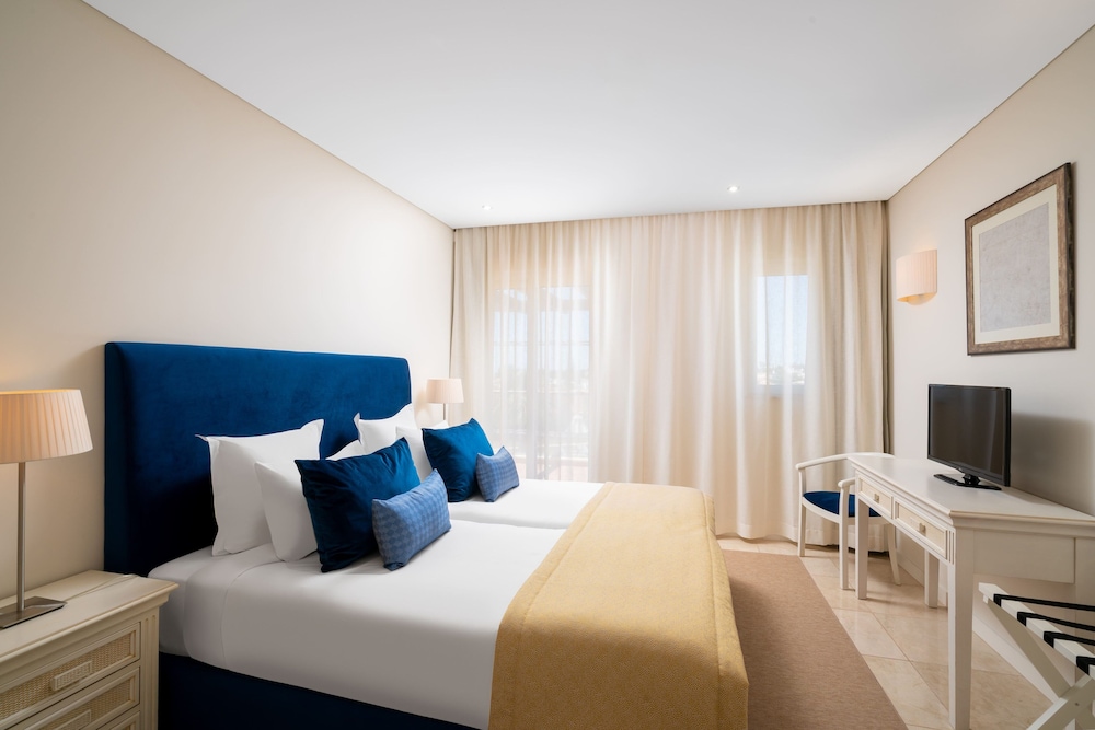 Monte Santo Resort — Hotel rooms in Carvoeiro, Faro