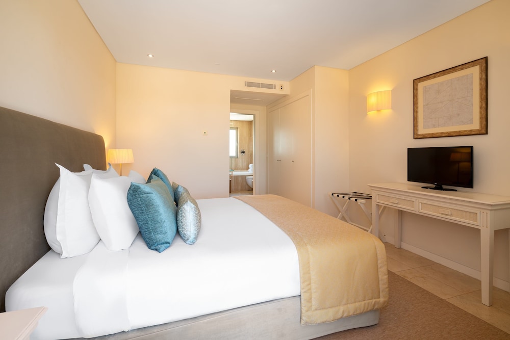 Monte Santo Resort — Hotel rooms in Carvoeiro, Faro