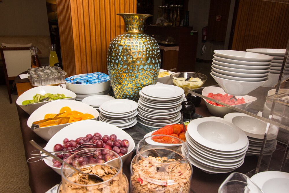 Monte Santo Resort — Restaurant & bars in Carvoeiro, Faro