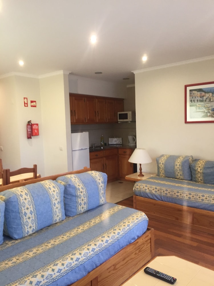 Parque Mourabel- Pe Do Lago- Oasis Village — Hotel rooms in Vilamoura, Faro