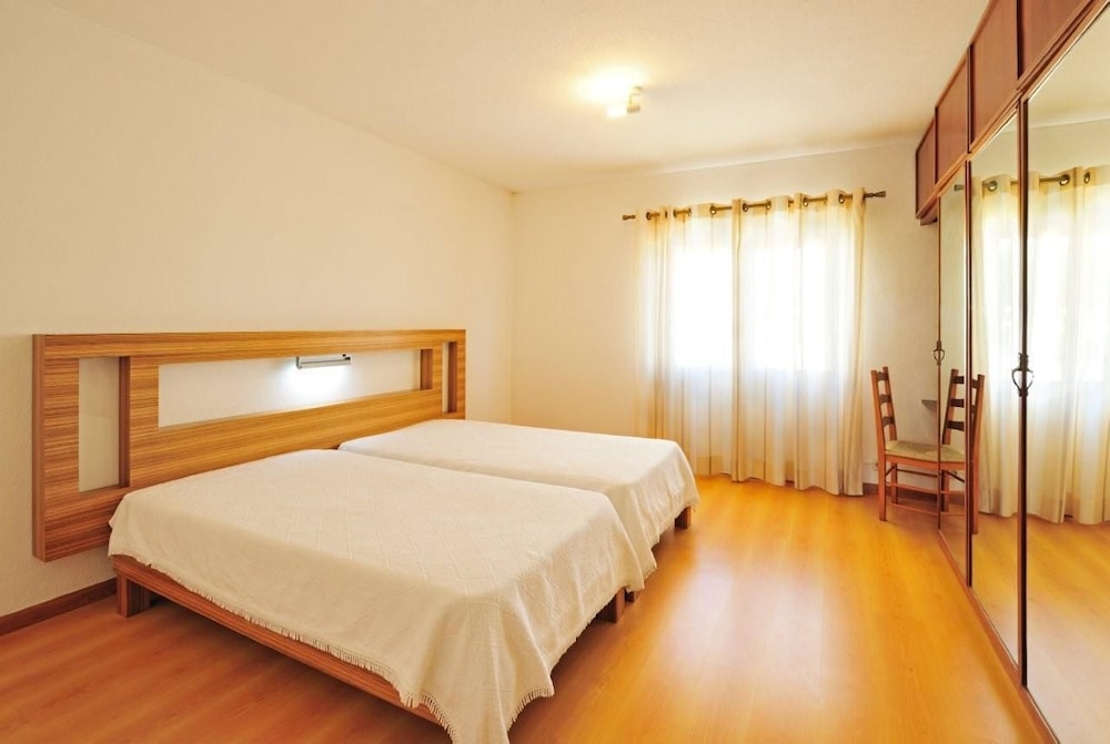 Parque Mourabel- Pe Do Lago- Oasis Village — Hotel rooms in Vilamoura, Faro