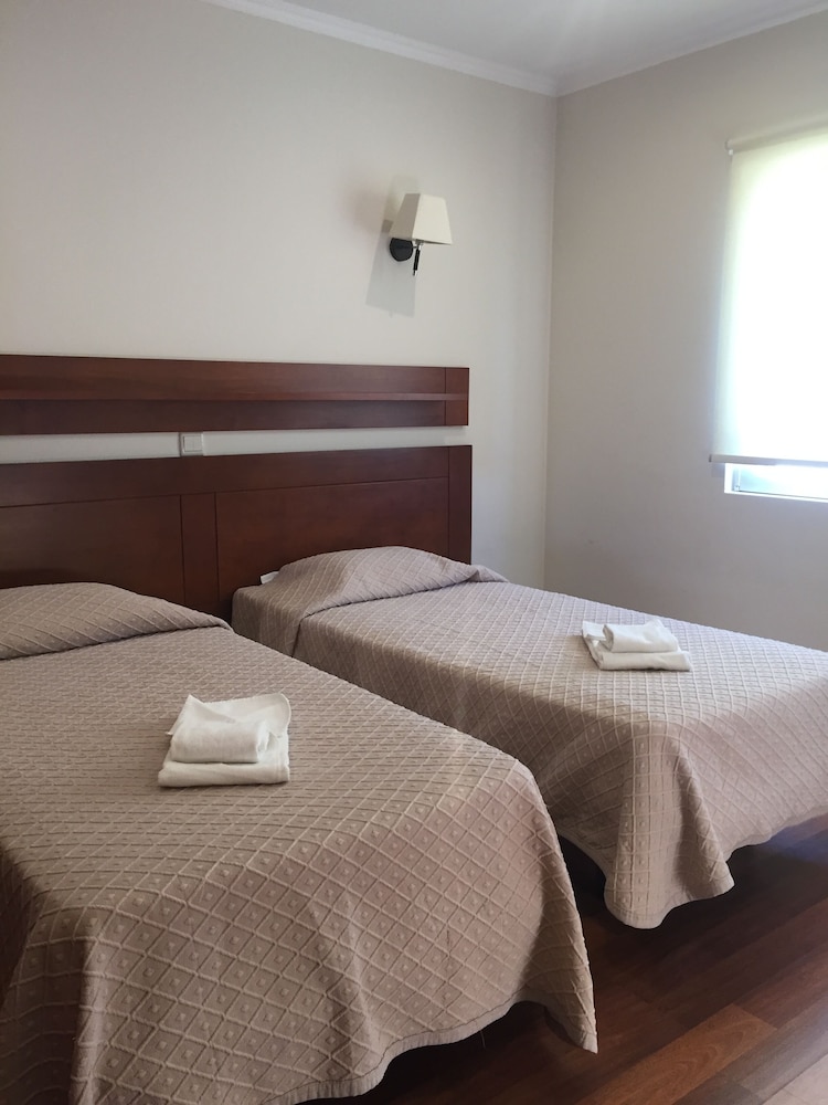 Parque Mourabel- Pe Do Lago- Oasis Village — Hotel rooms in Vilamoura, Faro