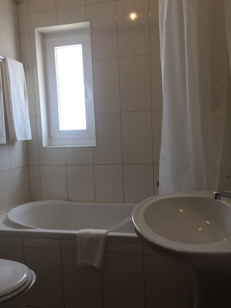 Parque Mourabel- Pe Do Lago- Oasis Village — Hotel rooms in Vilamoura, Faro